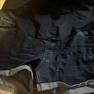 Maternity shorts